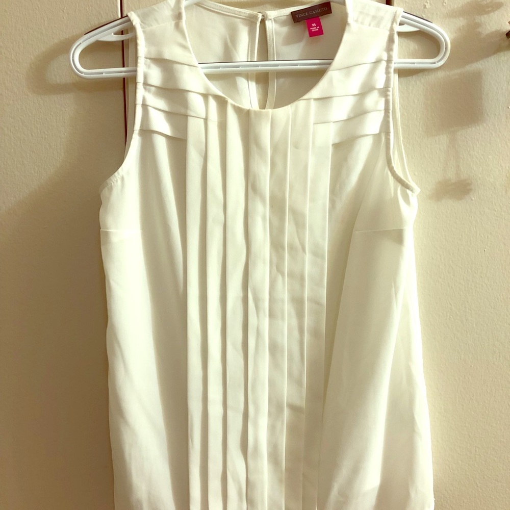 Vince Camuto white top size XS